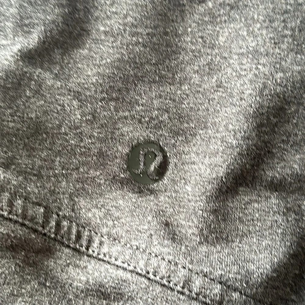 Lululemon Blissed Out Sleeveless Hoodie Heathered Black/Gray Sz 4! - Picture 10 of 10